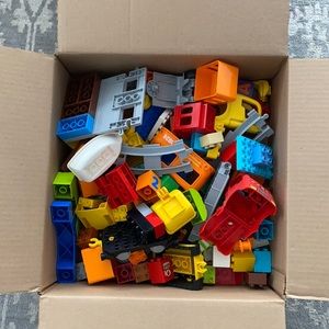 Various Lego Duplo pieces